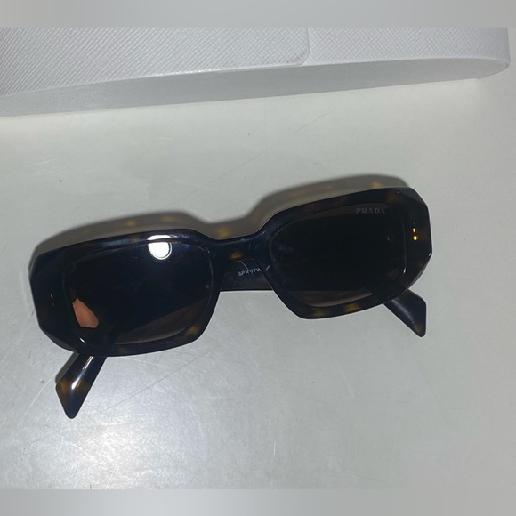 Prada tortoiseshell Scultoreo Narrow Sunglasses in perfect condition! - Picture 8 of 16